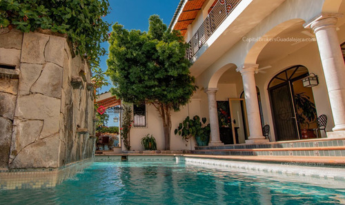 Casa De Lujo En Venta En Ajijic Con Alberca Y Terraza Con Vista A La Laguna