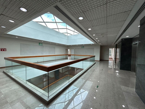 Espacio Adaptable Para Una Amplia Variedad De Usos En Santa Fe/torre 400