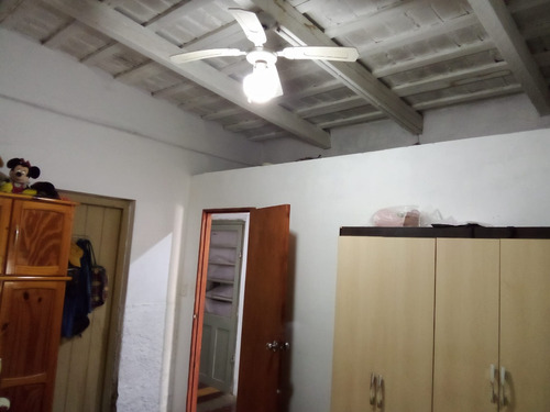 Casa En Dolores Oportunidad, Muy Buena Ubicación