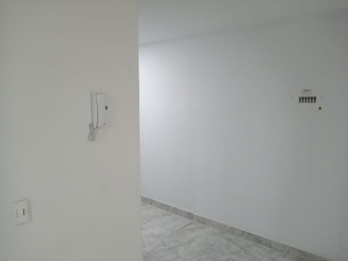 Imagen 8 de 15 de Apartamento En Venta Campo Valdes 1074-790