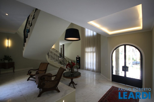 Casa Em Condomínio - Tamboré - Sp - 517012