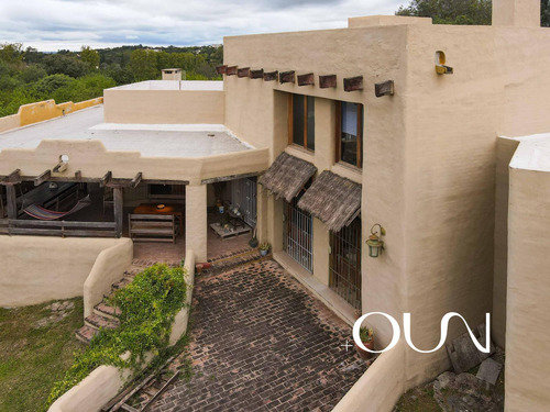 Casa En Venta En Mendiolaza, 3 Dormitorios.