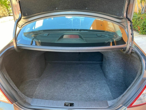 Imagen 9 de 11 de Nissan Versa 2017 1.6 Advance Mt