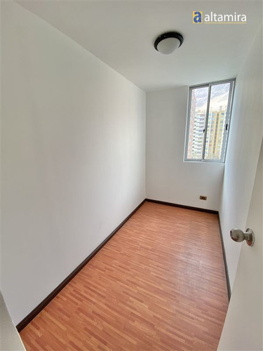 Imagen 14 de 30 de Departamento En Venta De 3 Dorm. En Iquique