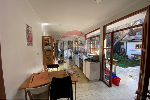 Casa De Dos Pisos Con Piscina En Ñuñoa