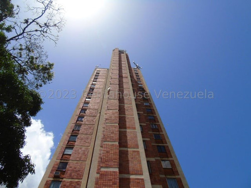 Apartamento Doble Altura Con Vista Al Avila En Venta Lomas Del Mirador Mls #24-1053 Carmen Febles 20-10