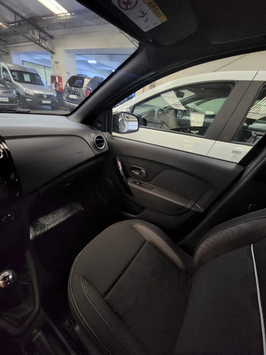 Imagen 13 de 17 de Renault Logan Ph2 Life 1.6 (jir)
