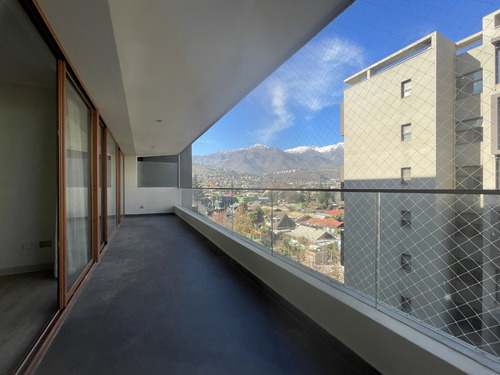Depto. Frente A Metro Los Dominicos. 2 D+2 B. Cod 41100