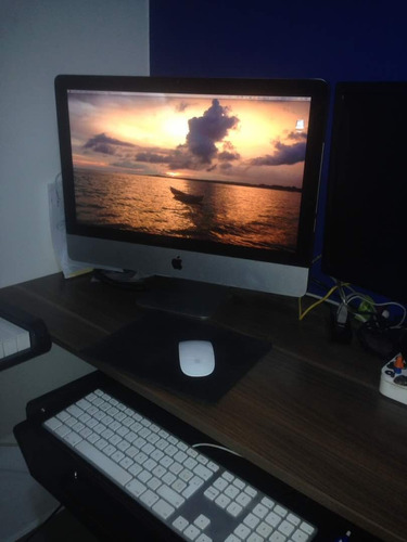 iMac 21.5  Late 2009 Core 2 Duo 3.06 Ghz