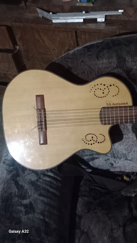 Guitarra Alcaparra