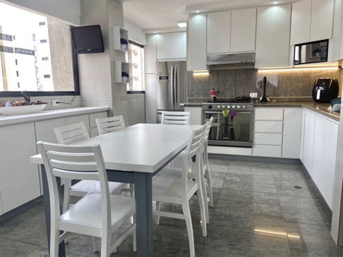 Imagen 9 de 17 de Hermosa Vista Al Mar, Totalmente Remodelado