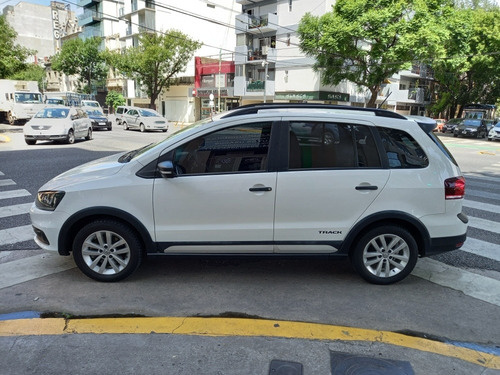 Volkswagen Suran 2017 1.6 Track