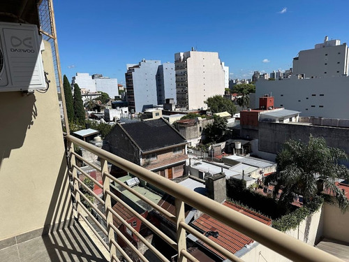 Venta Monoambiente Con Balcon Muy Luminoso Flores