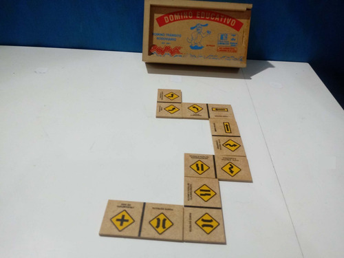 Imagem 2 de 4 de Dominó Educativo Sinais De Trânsito