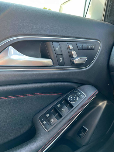 Imagen 19 de 25 de Mercedes-benz Clase Gla 2018 2.0 Gla45 Amg 381cv
