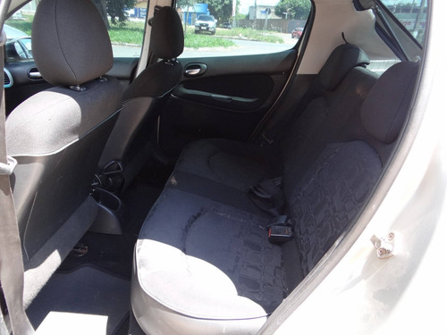 Imagem 9 de 11 de Peugeot 207 1.4 Xr Sport 8v Flex 4p Manual