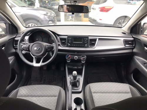 Imagen 8 de 13 de Kia Rio Hb Lx 2018