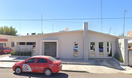 Casa De Un Nivel Con Excelente Ubicacion, 3 Recamaras, 2 Baños, 1 Lugar De Estacionamiento Con Uso De Suelo