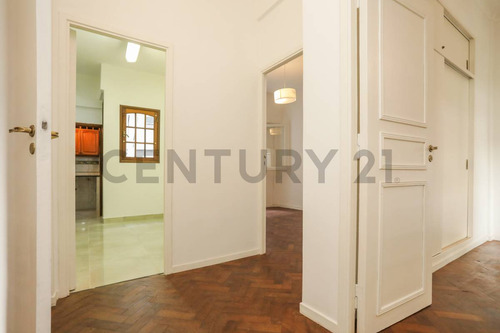 Venta Departamento 3 Ambientes En Destacada Zona De Palermo A 1 Cuadra Del Shopping Alto Palermo.
