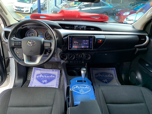 Imagem 5 de 10 de Toyota/ Hilux Sr 2.8 Tdi 4x4 Automático 2017
