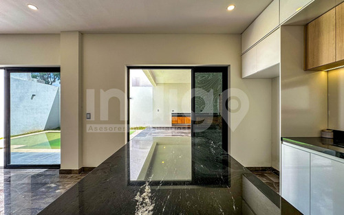 Casa En Venta En Mérida En Privada Soluna, Temozón Norte