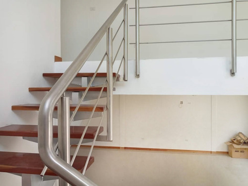 Imagen 10 de 23 de Casa Quinta San Antonio De Los Altos Century 21 Plaza Francia 04125033903 Sz