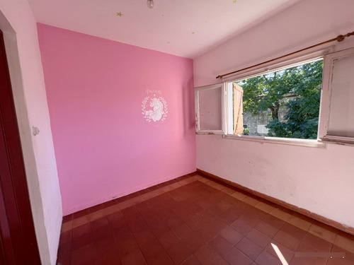 Alquiler De Lindo Apartamento. Peñarol, 3 O 4 Dormitorios, Estufa A Leña, Muy Luminoso Y De Buen Tamaño!