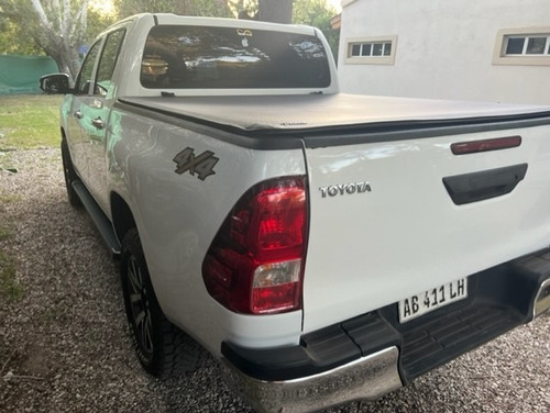 Imagen 4 de 6 de Toyota Hilux 2017 2.4 Cd Dx 150cv 4x4