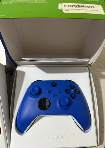 Xbox Core Wireless Controller - Shock Blue