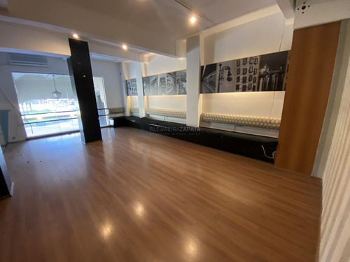 Venta Gran Local Comercial Con Renta!! Plaza Independencia