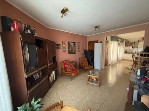 Vende Casa Con Pileta Barrio Dean Funes