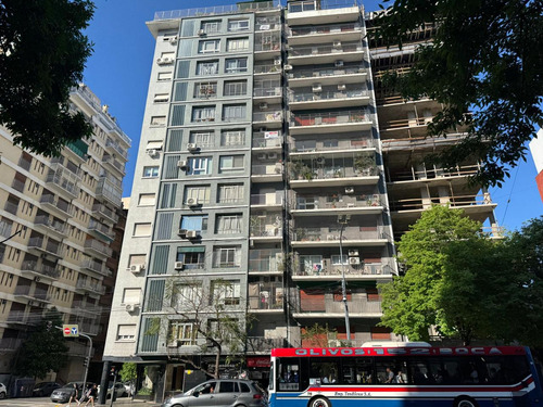Venta Depto. 4 Amb C/dependencia. Belgrano.84 M2.