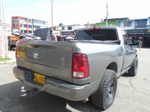 Dodge Ram 5.7 1500 Slt 4x2