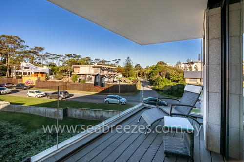 Sea Breezes - Punta Del Este - 3 Dormitorios - Excelente Ubicación Y Servicios - Ref: 269