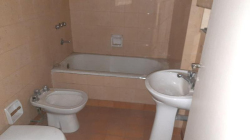 Imagen 9 de 12 de Venta - Caballito - Deparatamento De 3 Ambientes Al Frente A Reciclar - Oportunidad