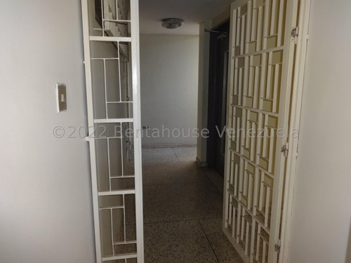 Apartamento En Venta - Los Chaguaramos - Andreina Castro - Mls#24-17057