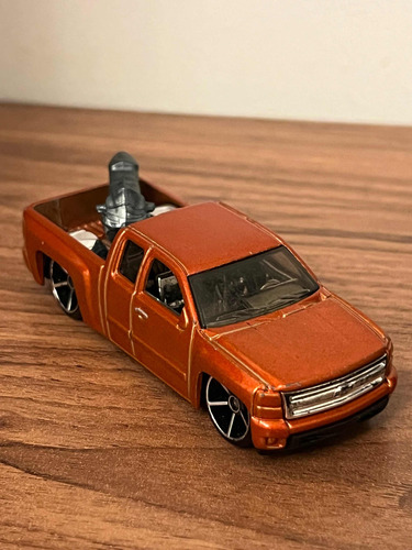 Hot Wheels Chevy Silverado - Chevrolet