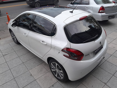 Peugeot 208 1.6 Feline