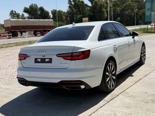 Audi A4 2.0 40 Tfsi Front