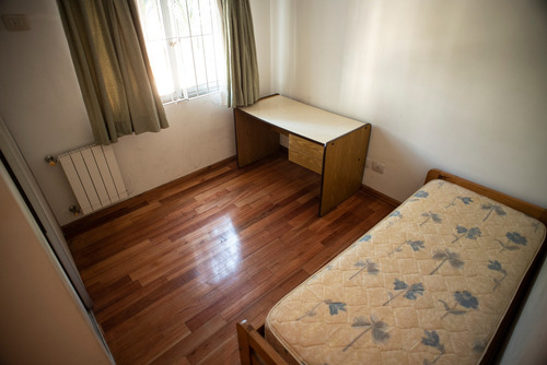 Venta Dpto. 3 Amb Con Cochera Y Bau. Bernal Centro