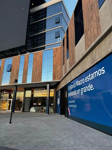 Único Local En Alquiler En El Centro Comercial Polo Hudson