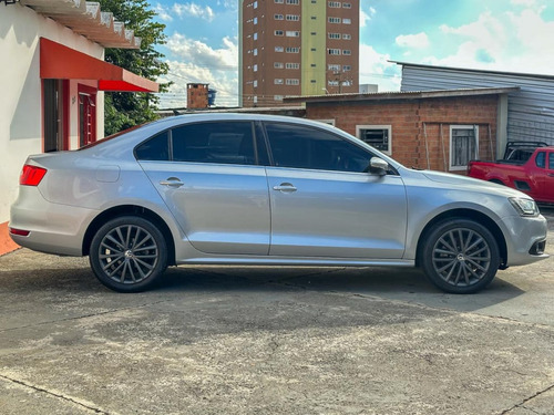 Volkswagen Jetta 2.0 tsi highline 211cv gasolina 4p tiptronic