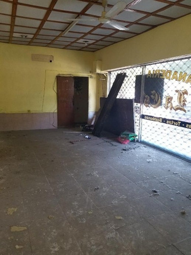 Local Con Vivienda En Venta En Villa Dominico