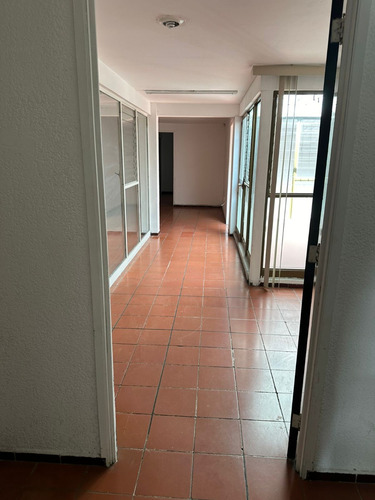 Casa En Venta En Los Arcos En Guadalajara, Jalisco