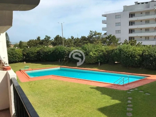 Apartamento Ubicado En Playa Mansa- Ref: 4110