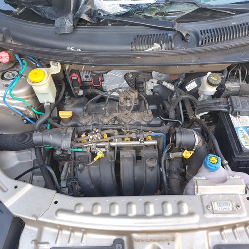 Imagem 3 de 3 de Fiat Siena Essence 1.6 2014 (sucata Somente Peças)