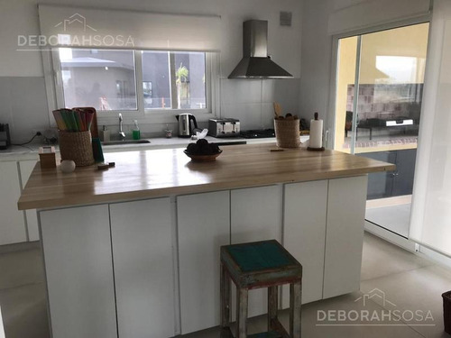 Imagen 11 de 19 de Linda Y Cómoda Casa En Venta, Barrio Araucarias. Puertos Del Lago