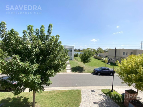 Imagen 27 de 30 de Casa En Venta Estilo Clásico. Barrio Tipas Lote Interno En Zona Bien Consolidada.