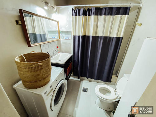Casa En Venta - 2 Dormitorios 1 Baño - 95mts2 - Abasto, La Plata