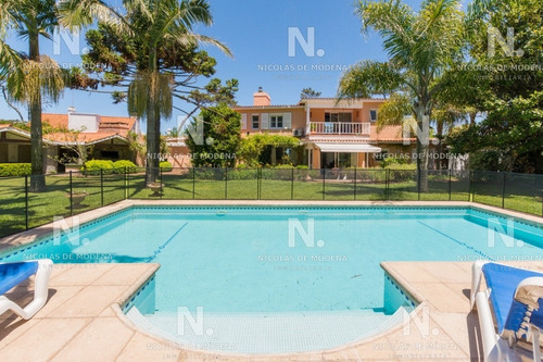 Chalet En Punta Del Este- Ref: 3162